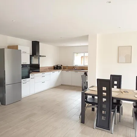 Maison Des Laquais Holiday home Saint-Laurent-sur-Mer